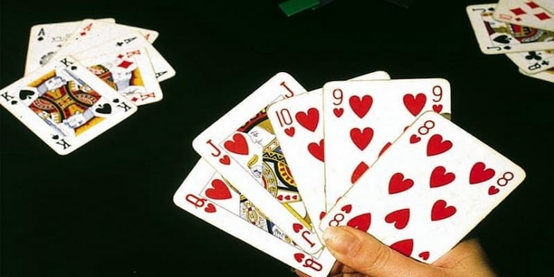 Giới thiệu cơ bản về game bài Phỏm đình đám hiện nay